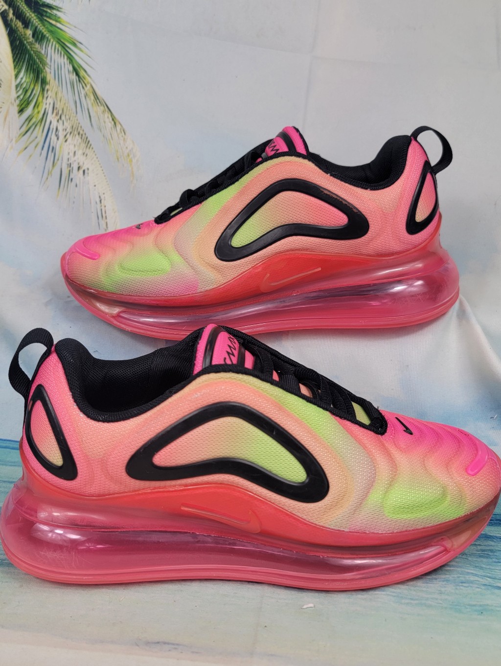 Nike Air Max 720 Womens 6